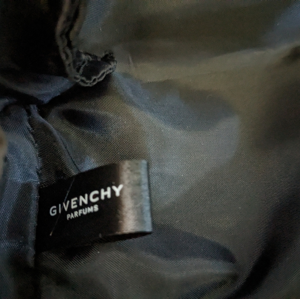 Givenchy - Picture 10 of 10